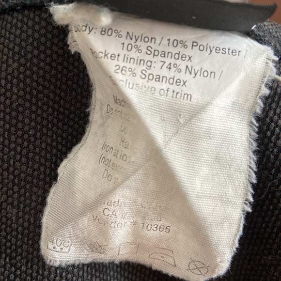 MEC Women’s XL swater/wind repellent, breathable stretch hoodie black - Picture 9 of 12